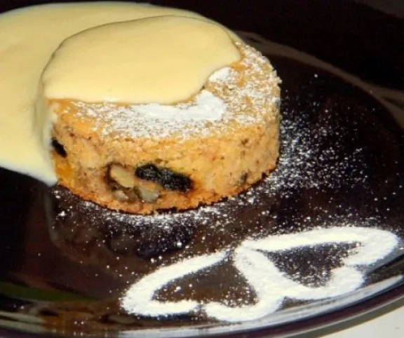 Kölesfelfújt dióval és aszalt szilvával