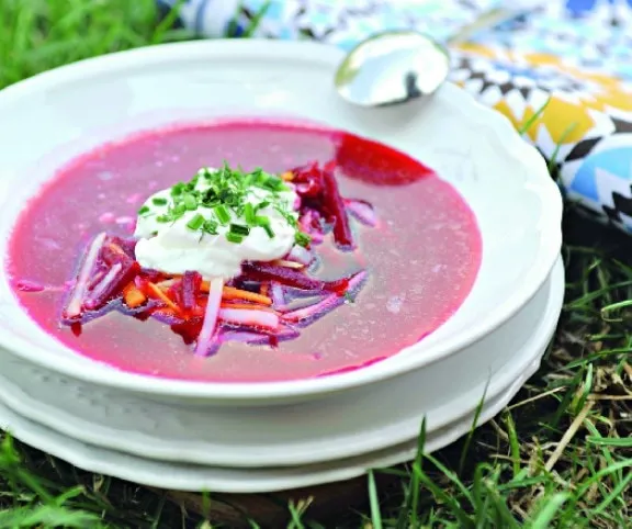 Céklaleves tejföllel 