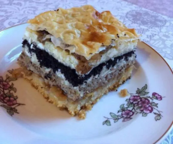 Százrétű rétes (gibanica)