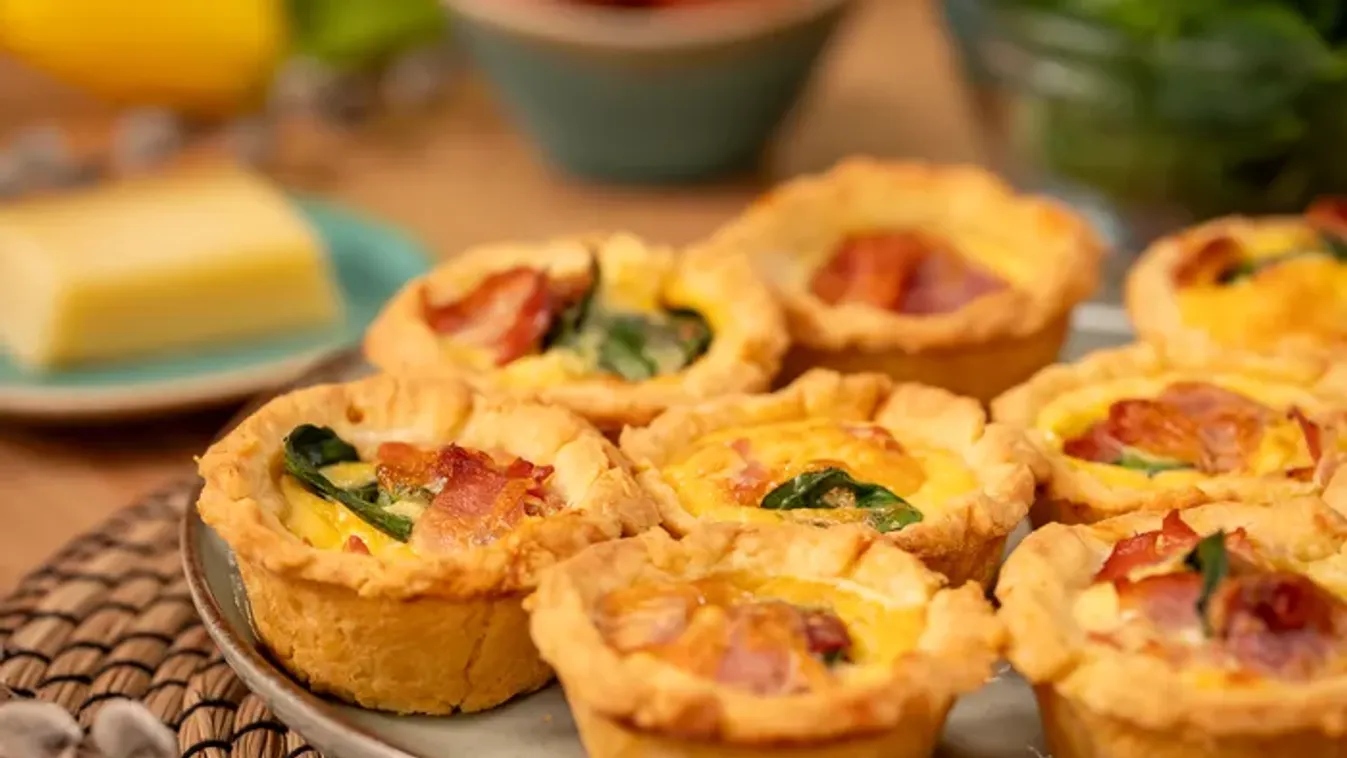 Mini quiche sonkával és bébispenóttal