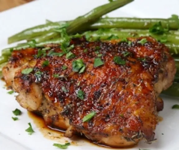 Egyedényes mézes-fokhagymás csirke