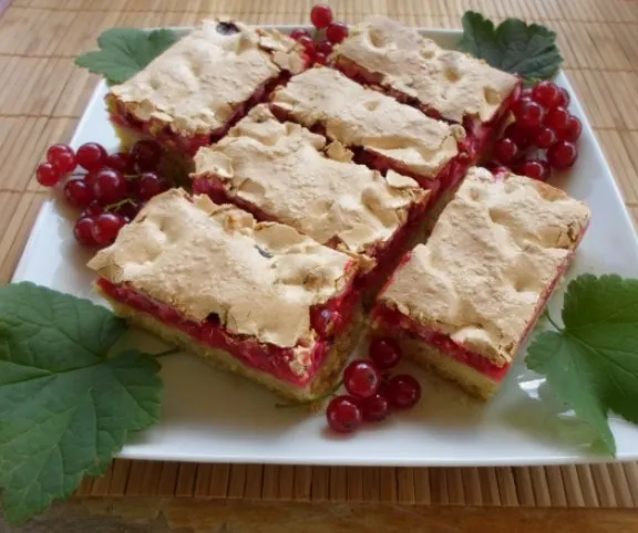 Habos ribizlis süti