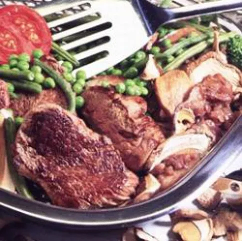 Bélszínérmék vargányás bormártásban