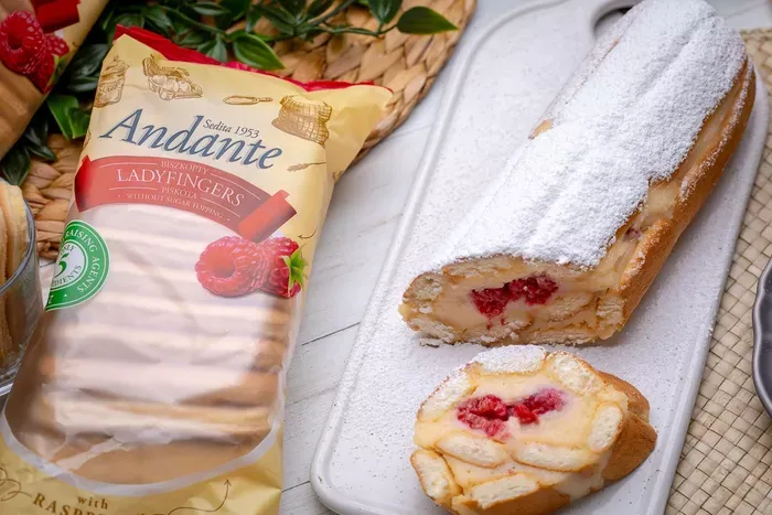 Málnás babapiskótatekercs receptje