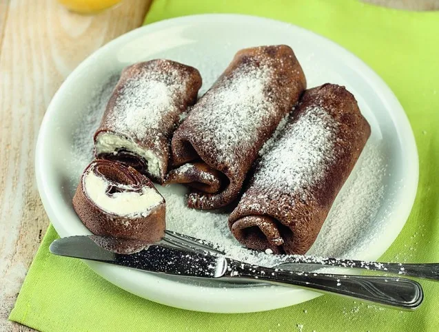 Túrókrémmel töltött kakaós palacsinta