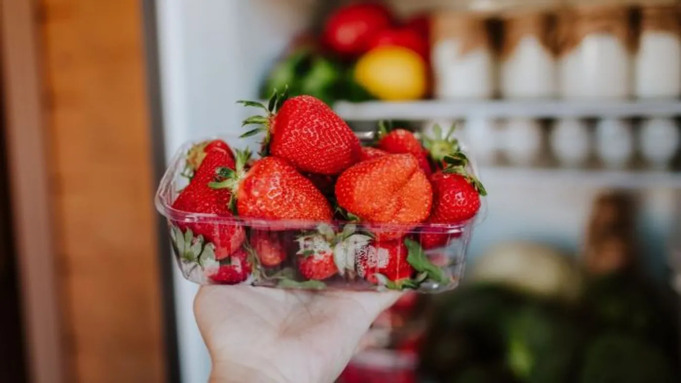 Így marad napokig friss az eper – csak egy kis trükk kell hozzá!