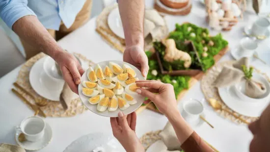 Mihez kezdjünk, ha túlterheltük a gyomrunkat húsvétkor? Itt a megoldás!