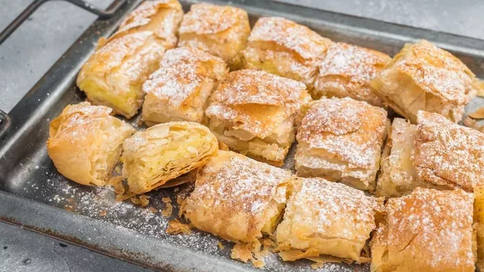 Krémes csoda ropogós tésztában – ezért a görög sütiért bolondul most mindenki