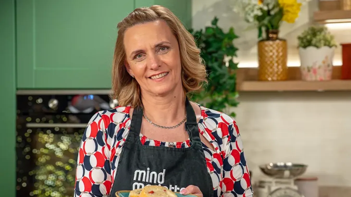 Így készül a tökéletes gluténmentes piskótatekercs epres-vaníliás töltelékkel