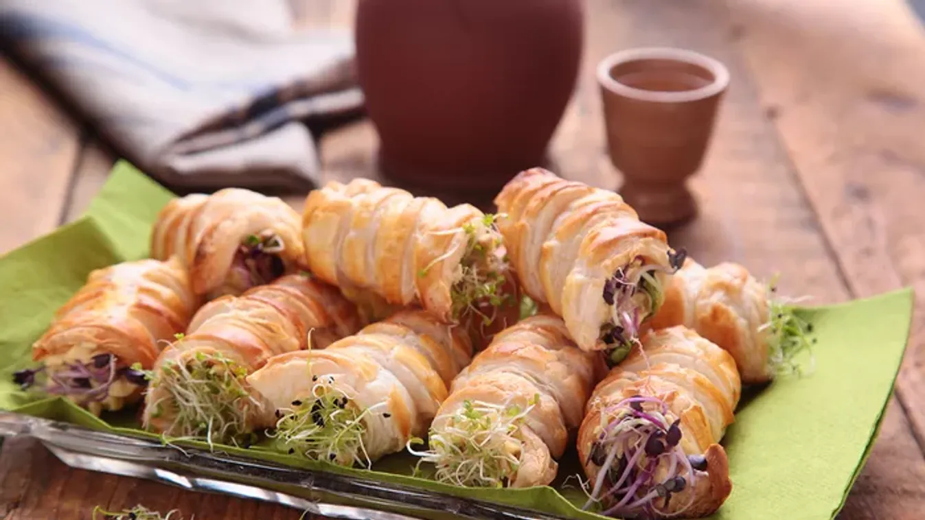 Tormás tojáskrémmel töltött habroló  recept