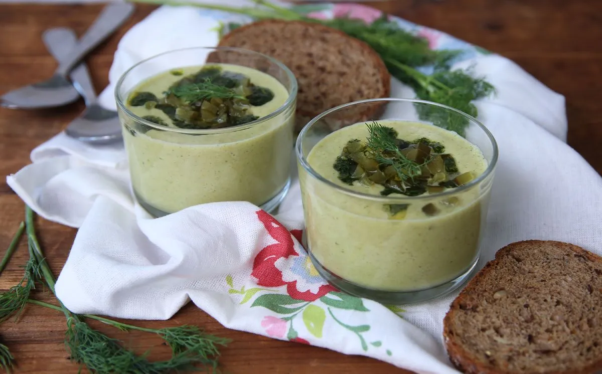 Hideg kovászosuborka-krémleves 