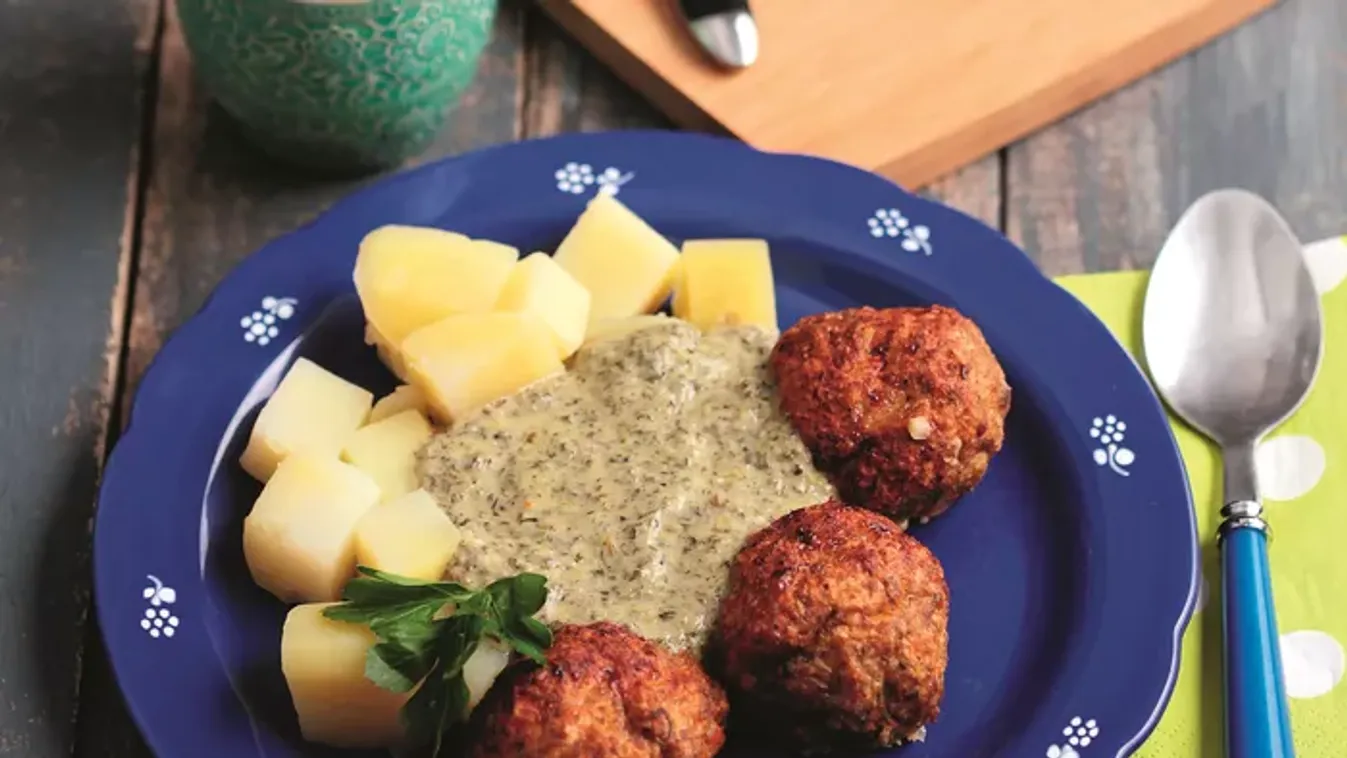 Pulykagombóc sóskamártással és vajas burgonyával