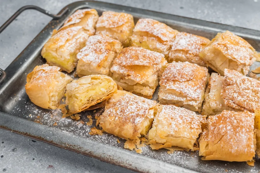A bougatsa egy krémes görög süti, ember legyen a talpán, aki ellen tud állni neki
