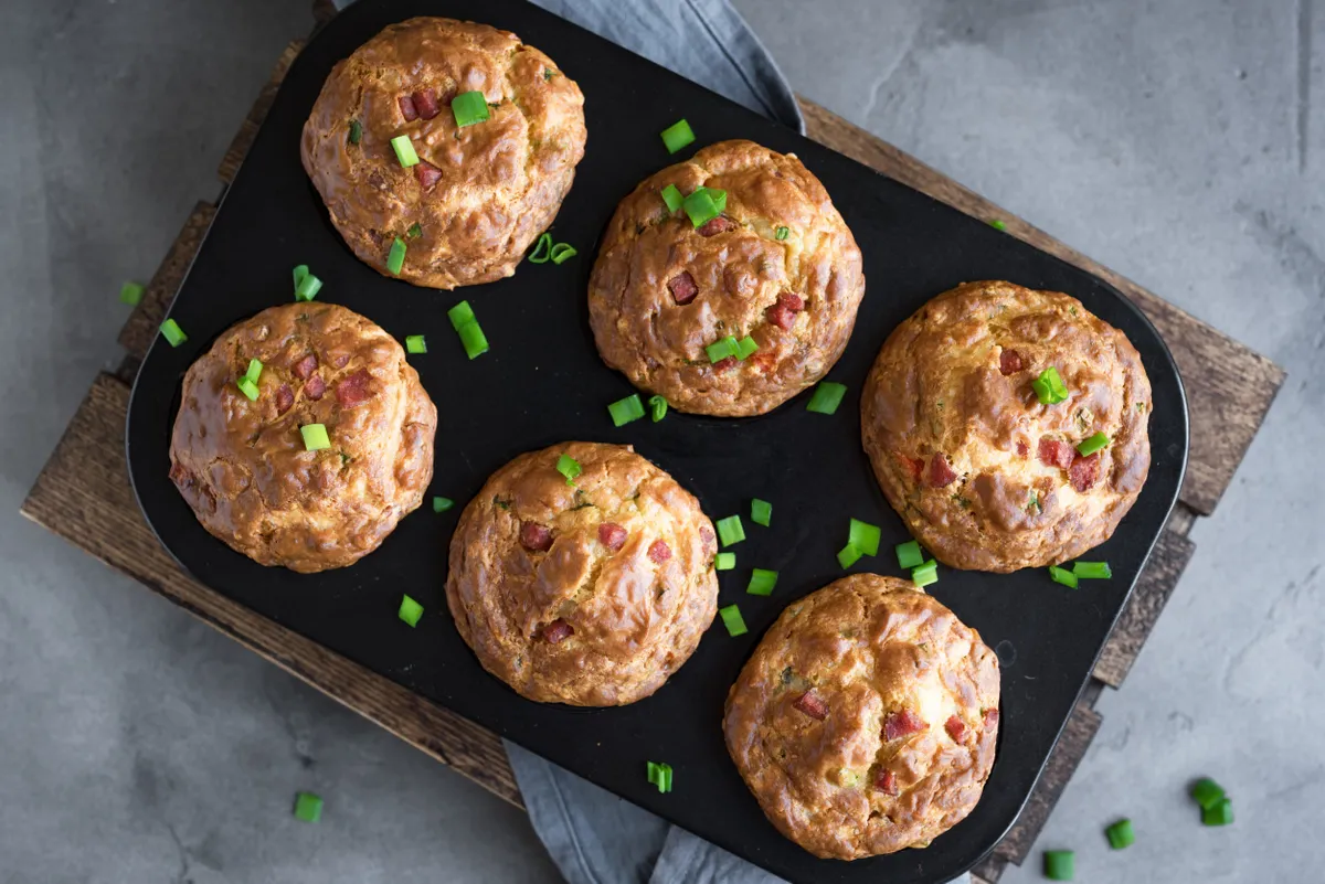 Ha a muffinsütőt eddig csak muffinkészítésre vetted elő, nagy hiba! Próbáld ki benne a darált húsos falatkákat is!