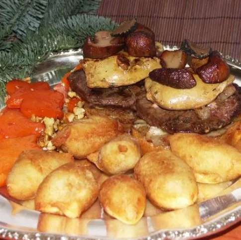 Kacsamájas szarvasfilé gesztenyfánkkal