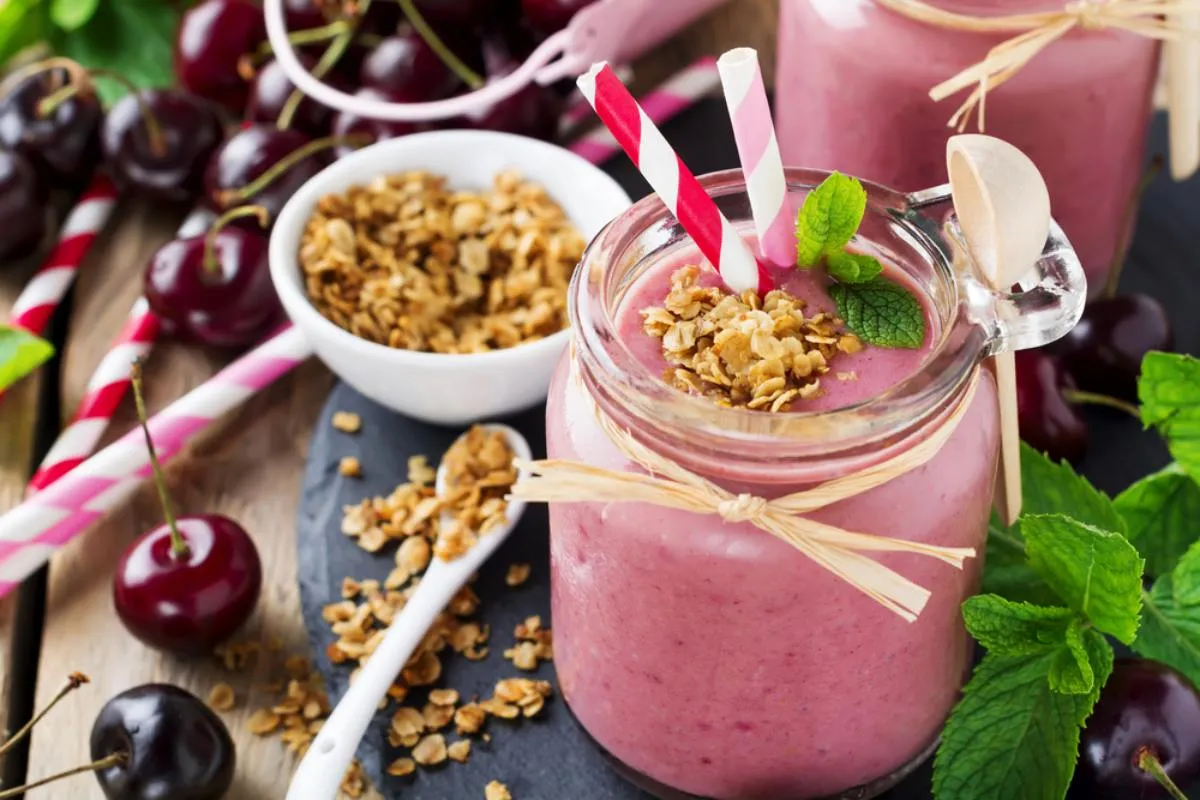 Magas koleszterin estén jöhet egy pohár cseresznyés-zabos smoothie rerggelire