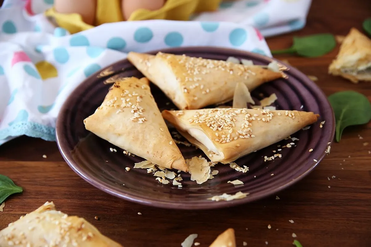 Spenótos háromszögek (spanakopita) /Fotó: Mindmegette
