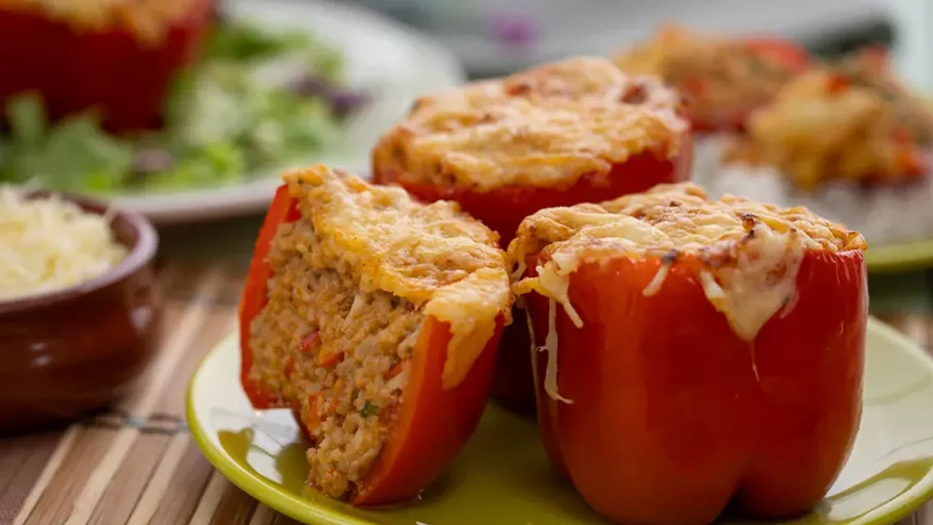 Darált húsos raguval töltött kaliforniai paprika