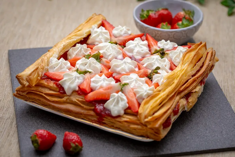Epres levelestészta-torta