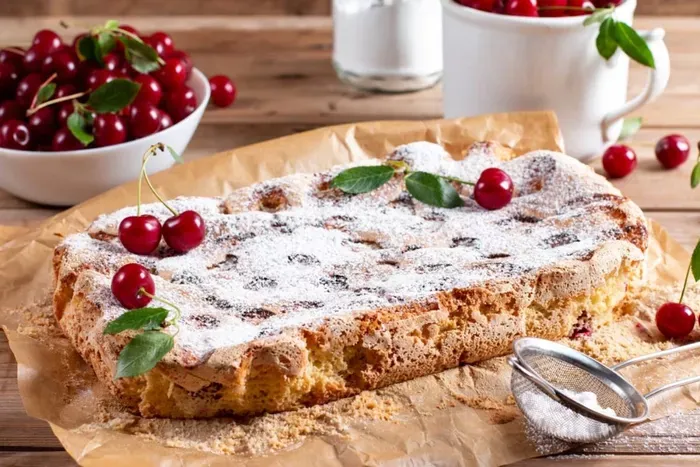 Puha meggyes piskóta recept