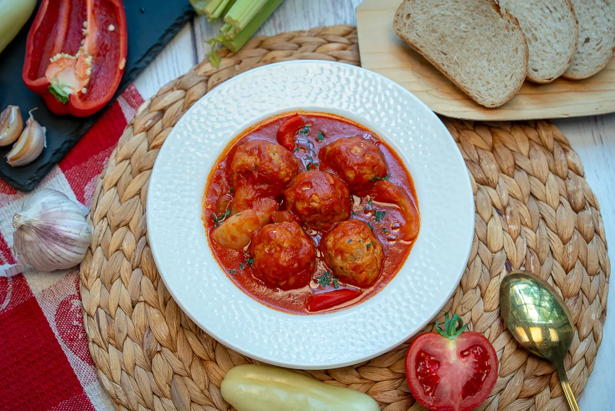 Lusta töltött paprika